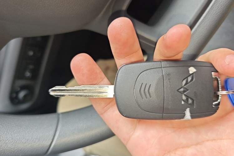 Used Wuling Hongguang New Energy 2025 Extended-Range Hybrid 50KM Comfort Version Vehicle Key