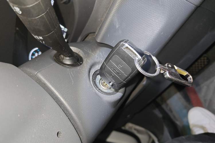 Used Wuling Hongguang New Energy 2025 Extended-Range Hybrid 50KM Comfort Version Vehicle Key