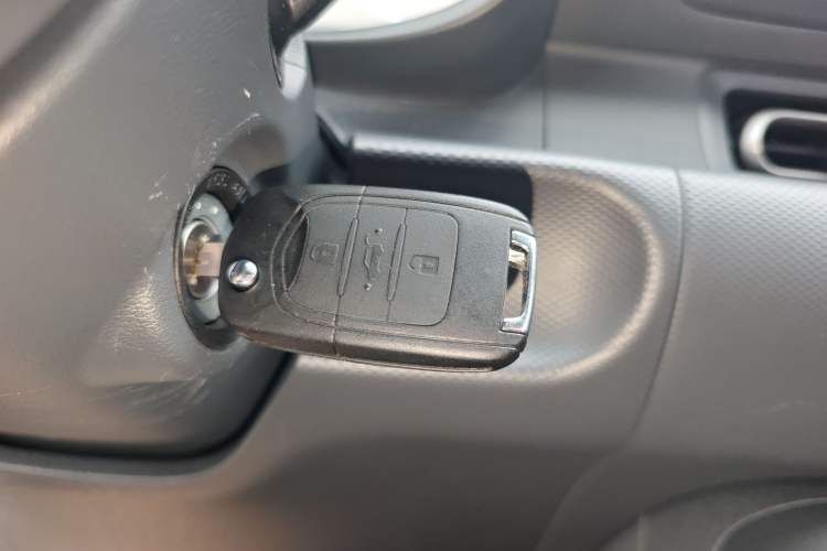 Used Wuling Hongguang New Energy 2025 Extended-Range Hybrid 50KM Comfort Version Vehicle Key