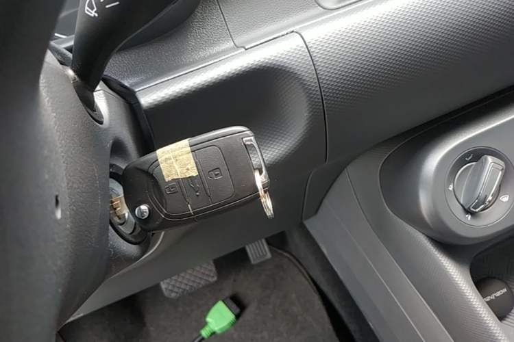 Used Wuling Hongguang New Energy 2025 Model Range-Extending Hybrid 150KM Comfort Edition Vehicle Key