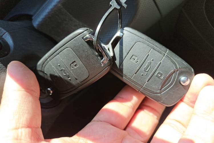 Used Wuling Hongguang New Energy 2025 Extended-Range Hybrid 50KM Comfort Version Vehicle Key
