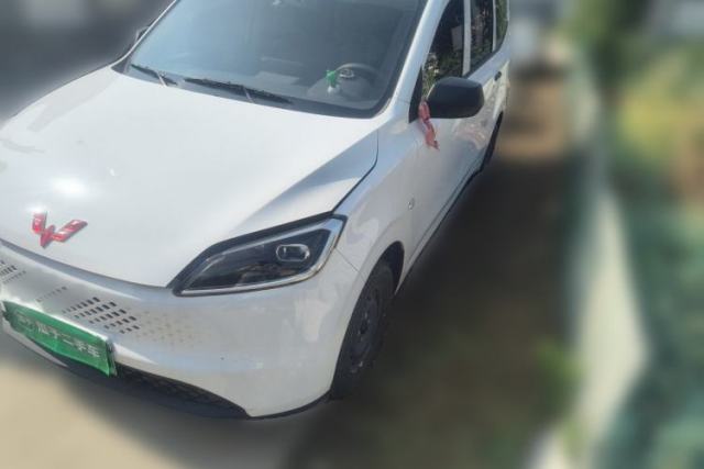 Ojetý Wuling Hongguang New Energy 2025 Extended-Range Hybrid 50 km Standard Version