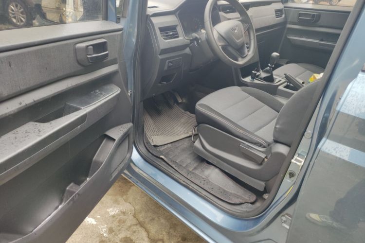 Used Wuling Hongguang PLUS 2020 1.5L Manual Standard Edition 5 Seats Driver Seat