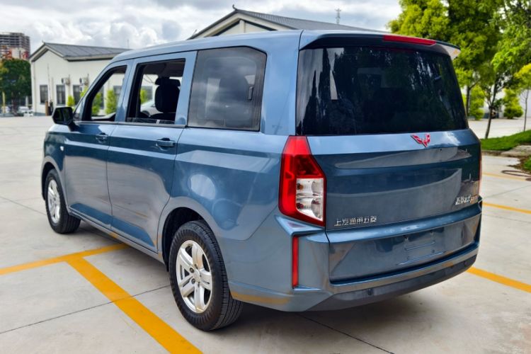 Used Wuling Hongguang PLUS 2019 1.5T Manual Comfort Version 7 Seats Exterior 5