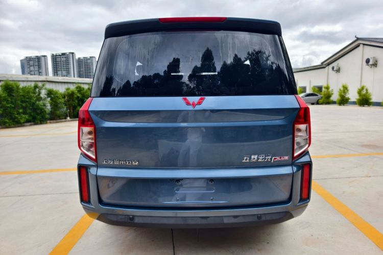 Used Wuling Hongguang PLUS 2019 1.5T Manual Comfort Version 7 Seats Exterior 6
