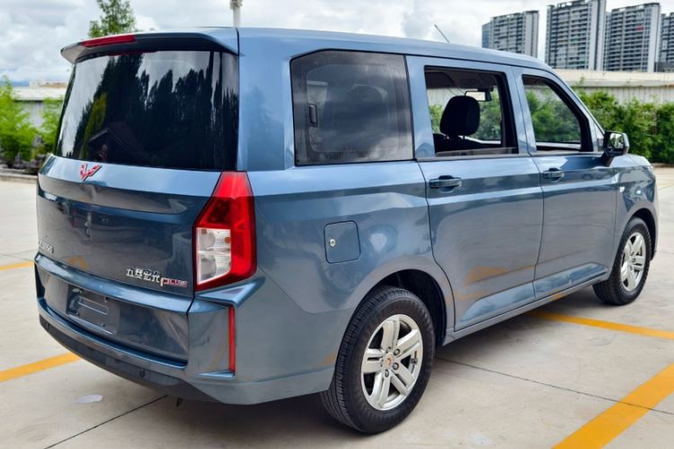 Used Wuling Hongguang PLUS 2019 1.5T Manual Comfort Version 7 Seats Exterior 7