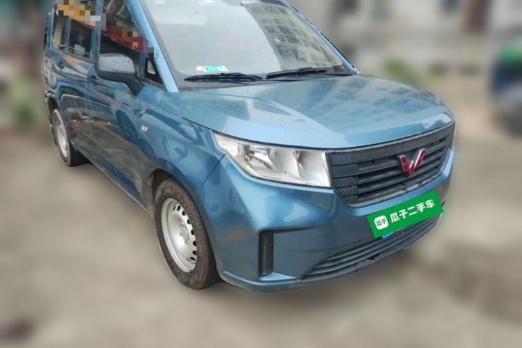 Used Wuling Hongguang PLUS 2020 1.5L Manual Standard Edition 5 Seats Front Right 45 Deg