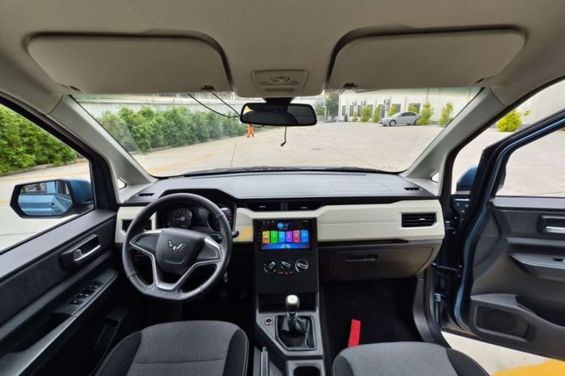 Used Wuling Hongguang PLUS 2019 1.5T Manual Comfort Version 7 Seats Interior 8