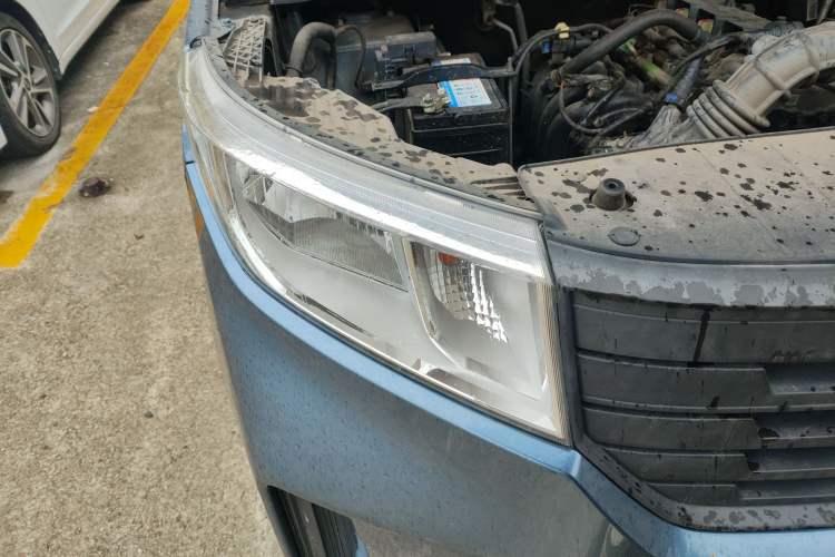 Used Wuling Hongguang PLUS 2020 1.5L Manual Standard Edition 5 Seats Right Front Headlight