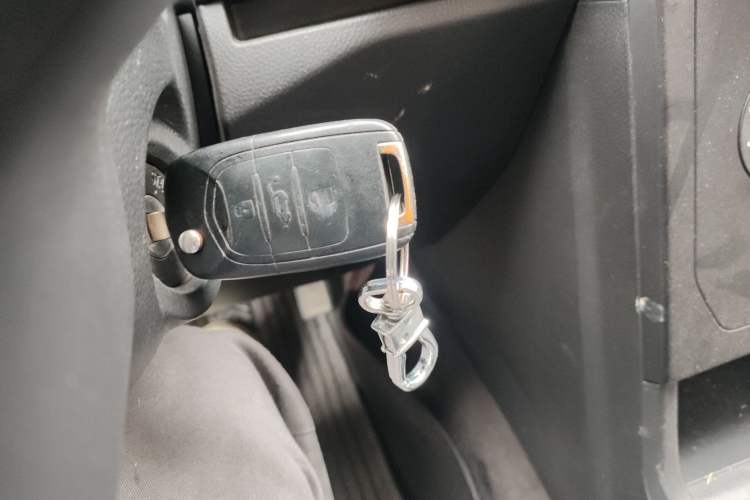 Used Wuling Hongguang PLUS 2020 1.5L Manual Standard Edition 5 Seats Vehicle Key