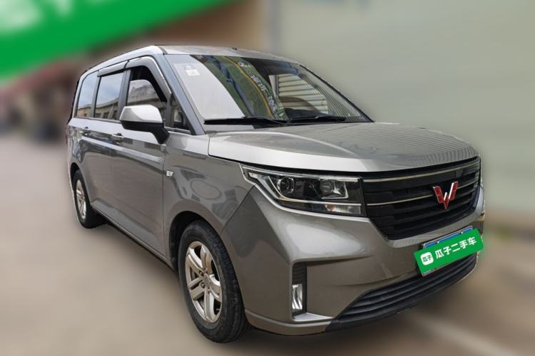 Used Wuling Hongguang PLUS 2019 1.5T Manual Luxury 7-Seater Exterior 2