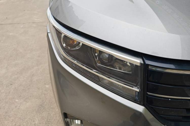Used Wuling Hongguang PLUS 2019 1.5T Manual Luxury 7-Seater Exterior 6