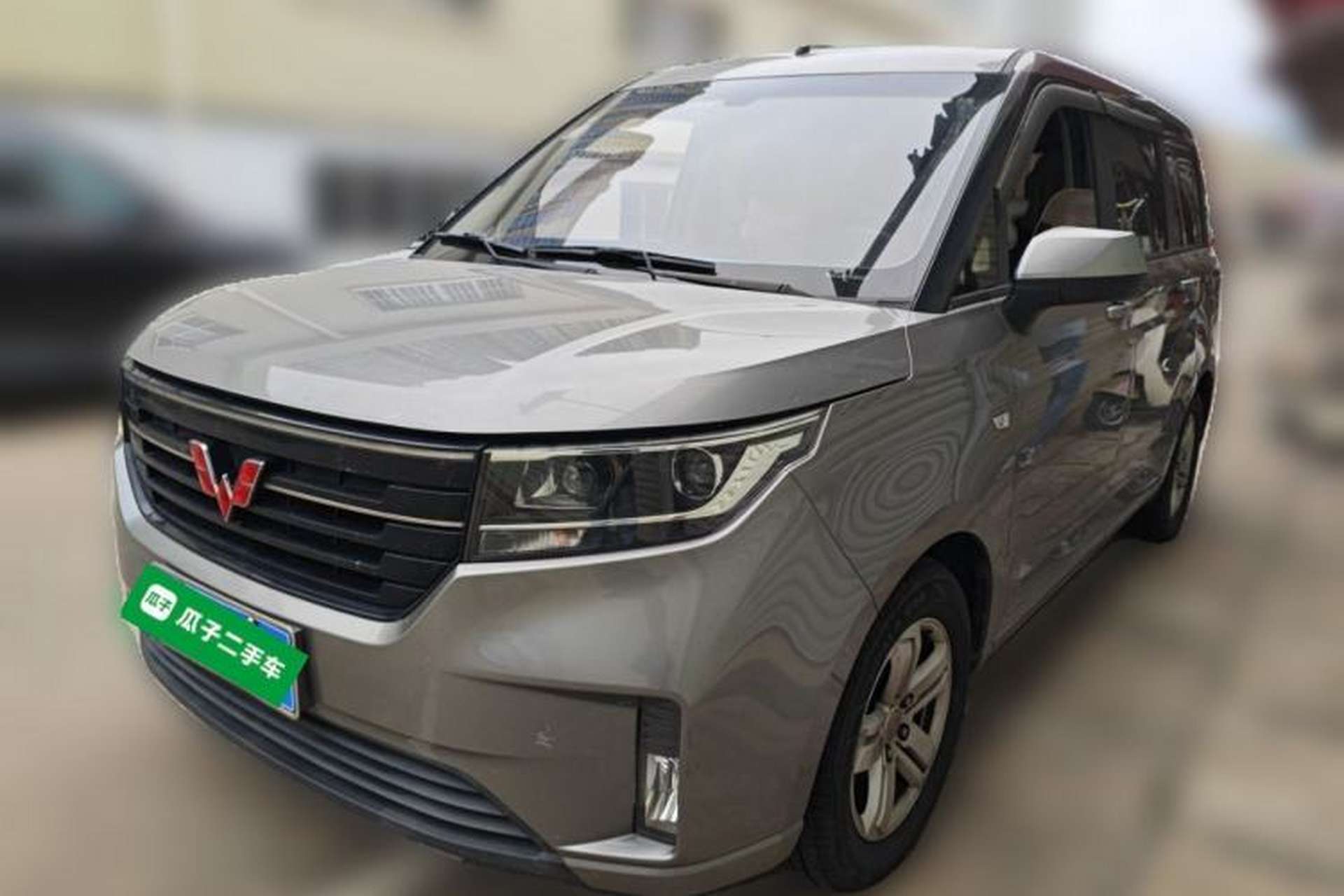 Used Wuling Hongguang PLUS 2019 1.5T Manual Luxury 7-Seater Front Left 45 Deg