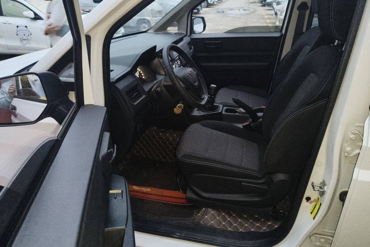 Used Wuling Hongguang PLUS 2019 1.5T Manual Standard Version 7 Seats Driver Seat