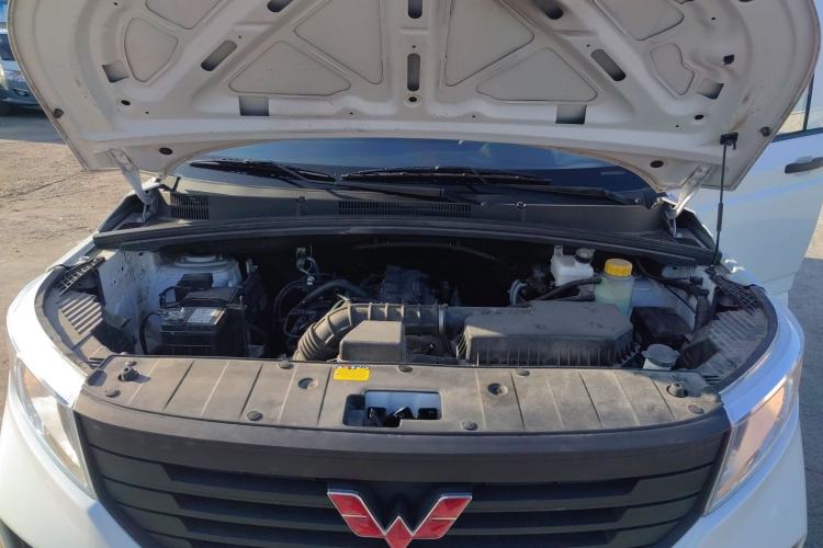 Used Wuling Hongguang PLUS 2020 1.5L Manual Comfort 7-Seater Engine Bay