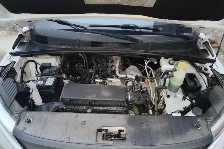 Used Wuling Hongguang PLUS 2019 1.5T Manual Standard Version 7 Seats Engine Bay