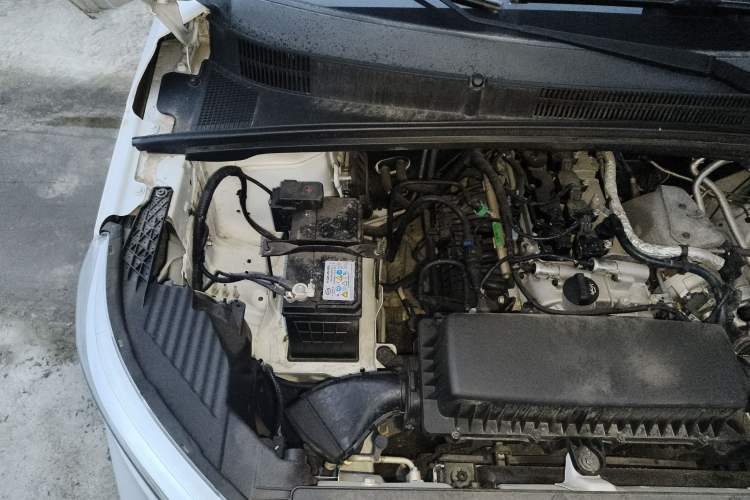 Used Wuling Hongguang PLUS 2019 1.5T Manual Standard Version 7 Seats Engine Bay Right
