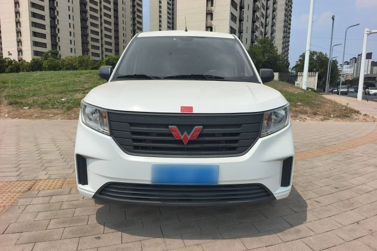 Used Wuling Hongguang PLUS 2020 1.5L Manual Standard Edition 5 Seats Exterior 1
