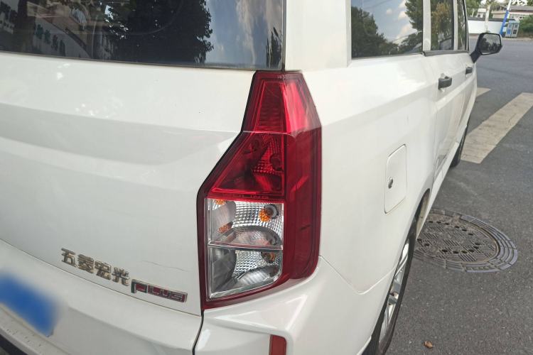 Used Wuling Hongguang PLUS 2019 1.5T Manual Standard Version 7 Seats Exterior 1
