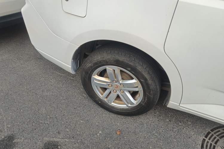 Used Wuling Hongguang PLUS 2019 1.5T Manual Standard Version 7 Seats Exterior 3