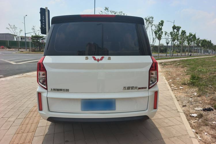 Used Wuling Hongguang PLUS 2020 1.5L Manual Standard Edition 5 Seats Exterior 4