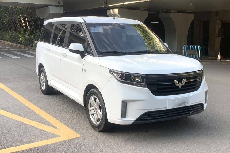 Used Wuling Hongguang PLUS 2019 1.5T Manual Standard Version 7 Seats Exterior 4