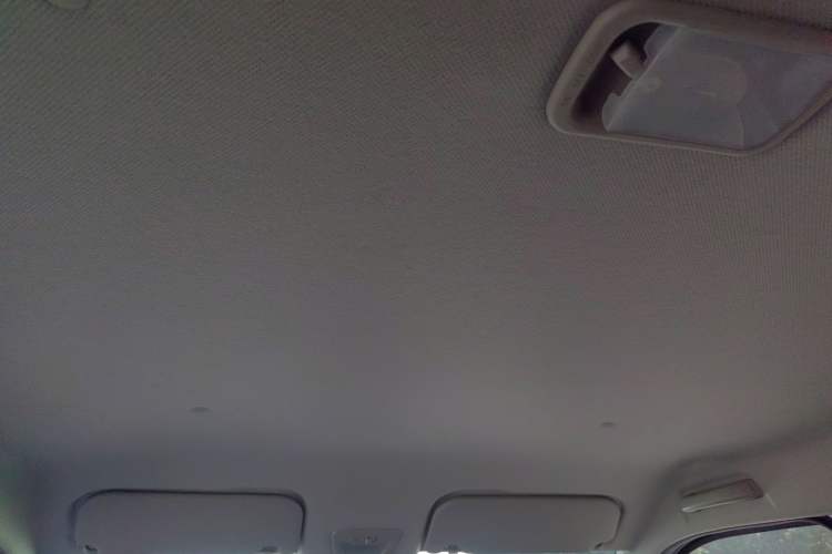 Used Wuling Hongguang PLUS 2020 1.5L Manual Comfort 7-Seater Headliner