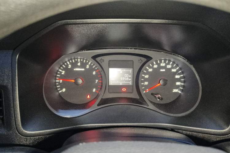 Used Wuling Hongguang PLUS 2019 1.5T Manual Standard Version 7 Seats Instrument Cluster