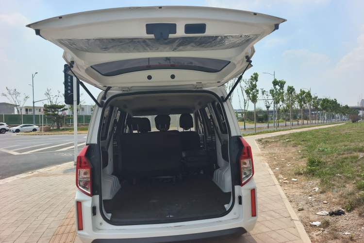 Used Wuling Hongguang PLUS 2020 1.5L Manual Standard Edition 5 Seats Interior 4