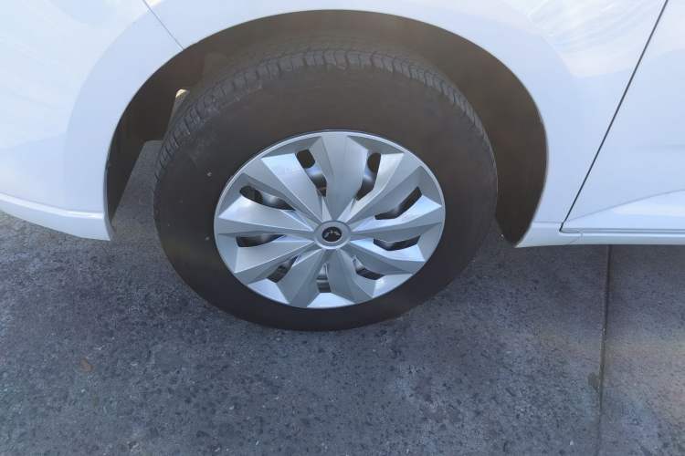 Used Wuling Hongguang PLUS 2020 1.5L Manual Comfort 7-Seater Left Front Wheel Hub
