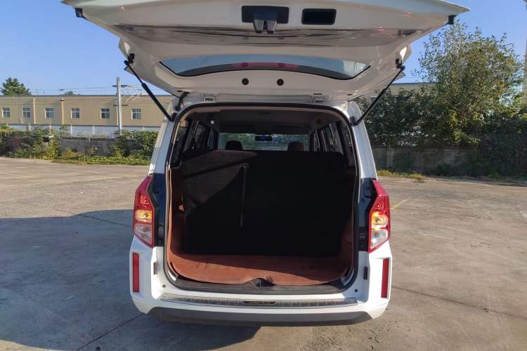 Used Wuling Hongguang PLUS 2020 1.5L Manual Comfort 7-Seater Trunk