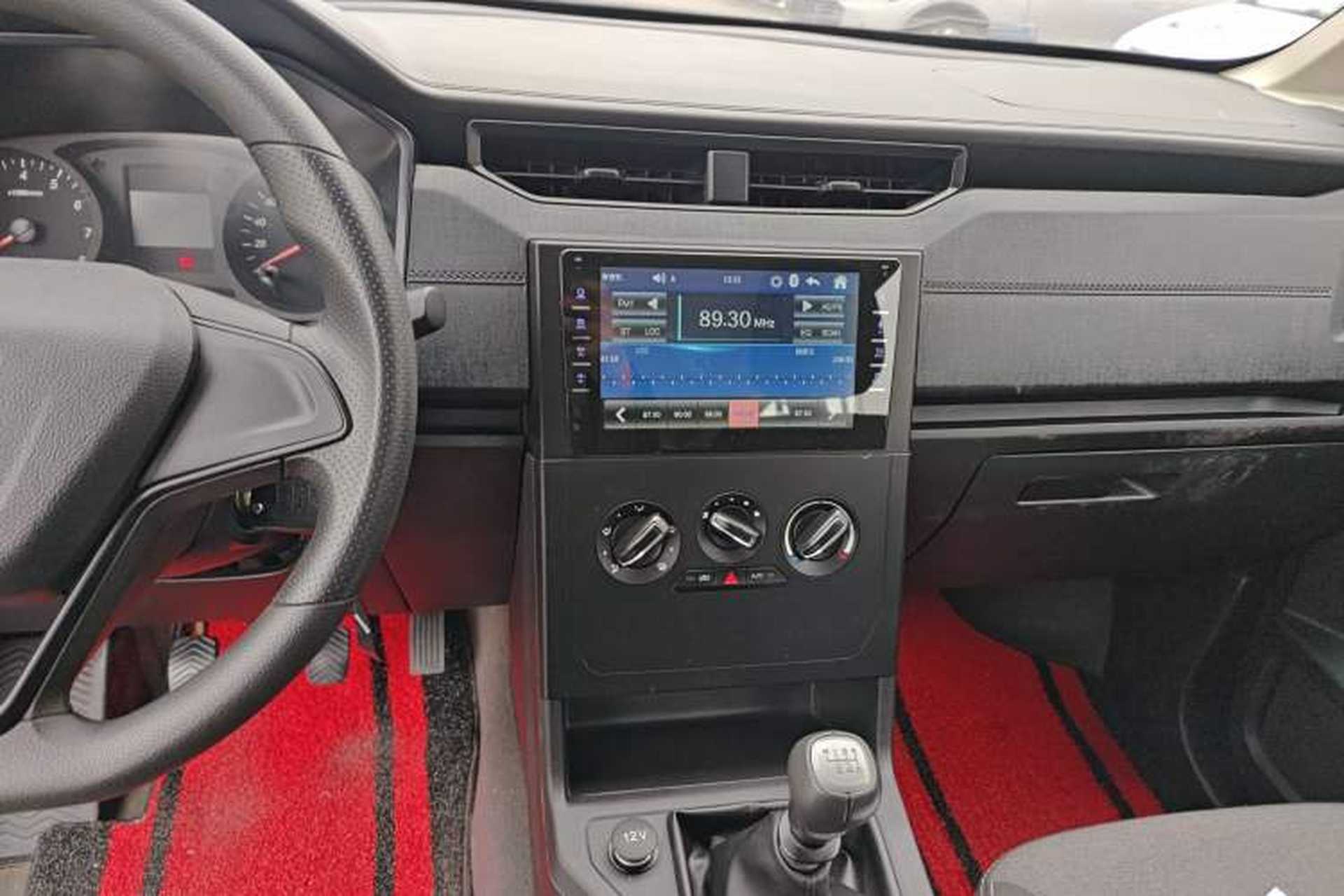 Used Wuling Hongguang PLUS 2019 1.5T Manual Standard Edition 5 Seats Audio And AC Panel