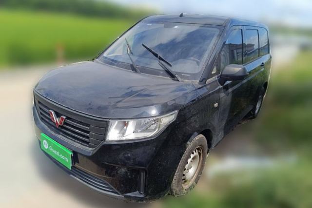 Used Wuling Hongguang PLUS 2019 1.5T Manual Standard Edition 5 Seats