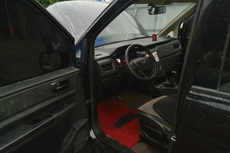 Used Wuling Hongguang PLUS 2019 1.5T Manual Standard Edition 5 Seats Driver Seat