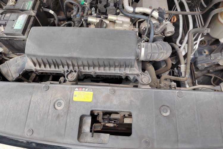 Used Wuling Hongguang PLUS 2019 1.5T Manual Luxury 7-Seater Engine Bay