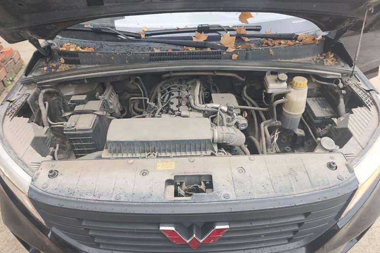 Used Wuling Hongguang PLUS 2019 1.5T Manual Standard Version 7 Seats Engine Bay