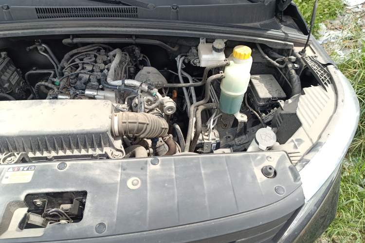 Used Wuling Hongguang PLUS 2019 1.5T Manual Standard Edition 5 Seats Engine Bay Left