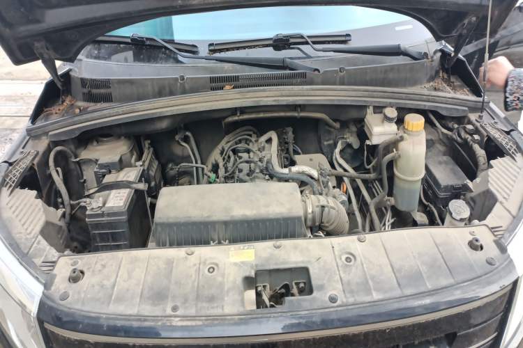 Used Wuling Hongguang PLUS 2019 1.5T Manual Comfort Version 7 Seats Engine Bay