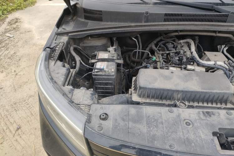 Used Wuling Hongguang PLUS 2019 1.5T Manual Luxury 7-Seater Engine Bay Right
