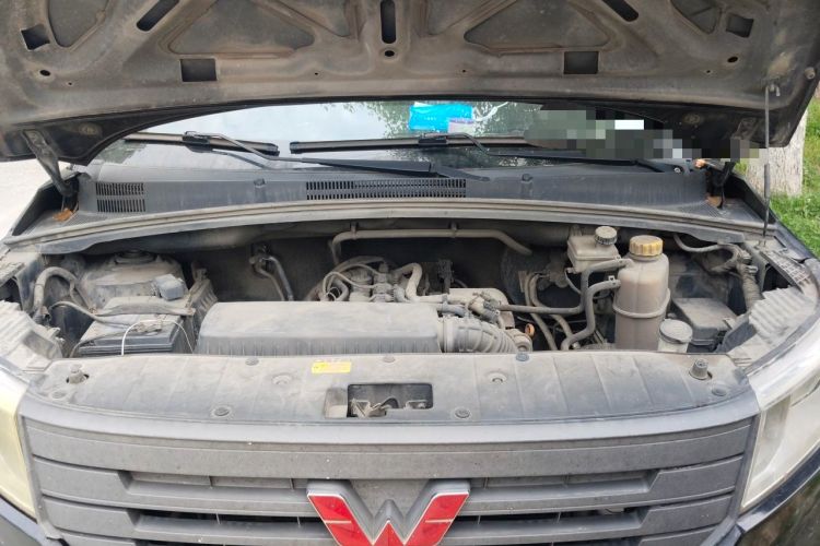 Used Wuling Hongguang PLUS 2019 1.5T Manual Standard Edition 5 Seats Engine Bay
