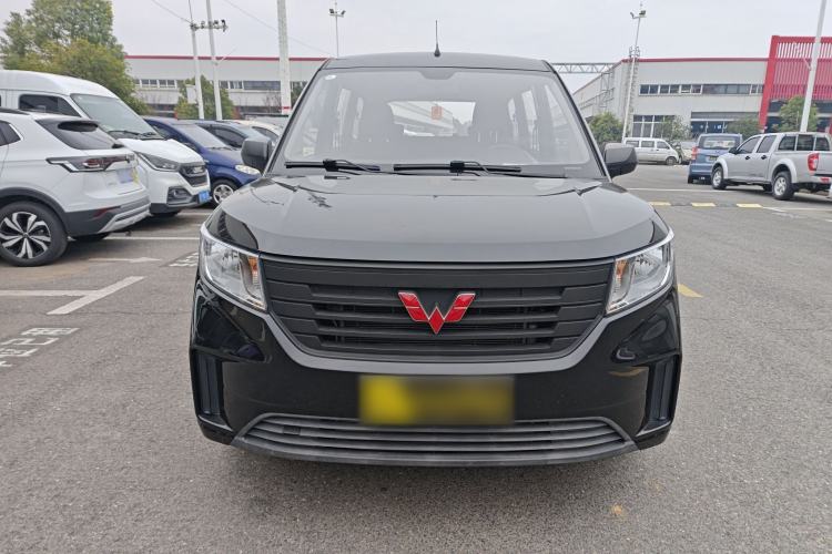 Used Wuling Hongguang PLUS 2019 1.5T Manual Standard Edition 5 Seats Exterior 1