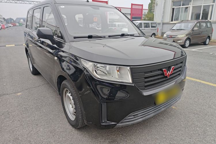 Used Wuling Hongguang PLUS 2019 1.5T Manual Standard Edition 5 Seats Exterior 2