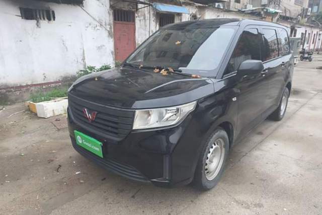 Used Wuling Hongguang PLUS 2019 1.5T Manual Standard Version 7 Seats