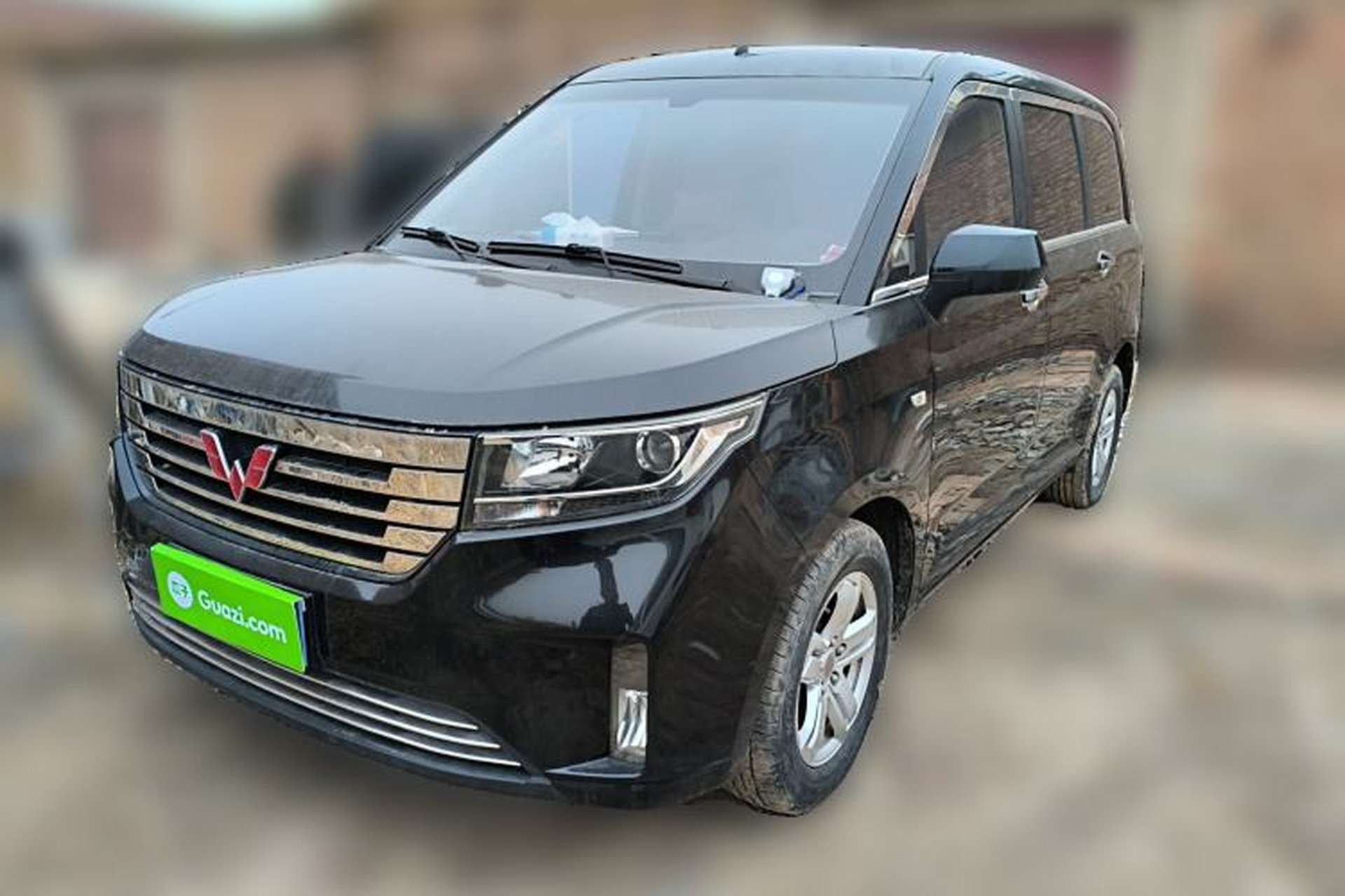 Used Wuling Hongguang PLUS 2019 1.5T Manual Luxury 7-Seater Front Left 45 Deg