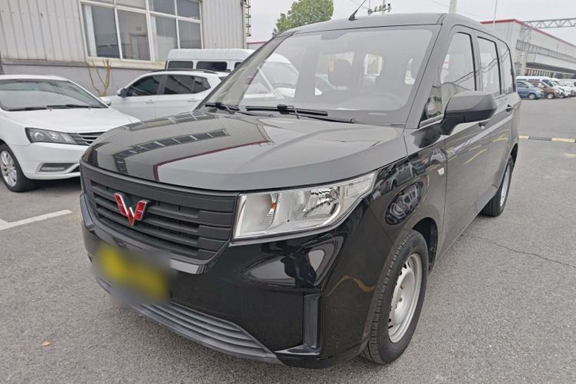 Used Wuling Hongguang PLUS 2019 1.5T Manual Standard Edition 5 Seats Front Left 45 Deg
