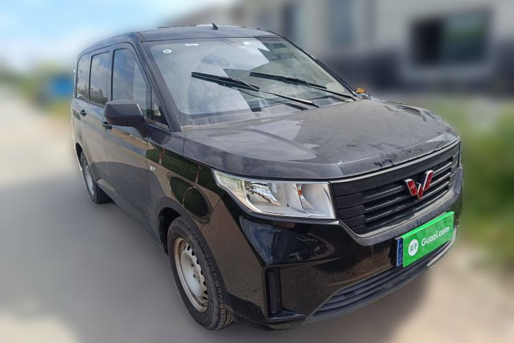 Used Wuling Hongguang PLUS 2019 1.5T Manual Standard Edition 5 Seats Front Right 45 Deg