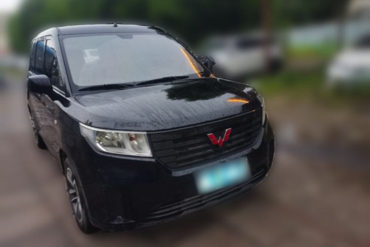 Used Wuling Hongguang PLUS 2019 1.5T Manual Standard Edition 5 Seats Front Right 45 Deg