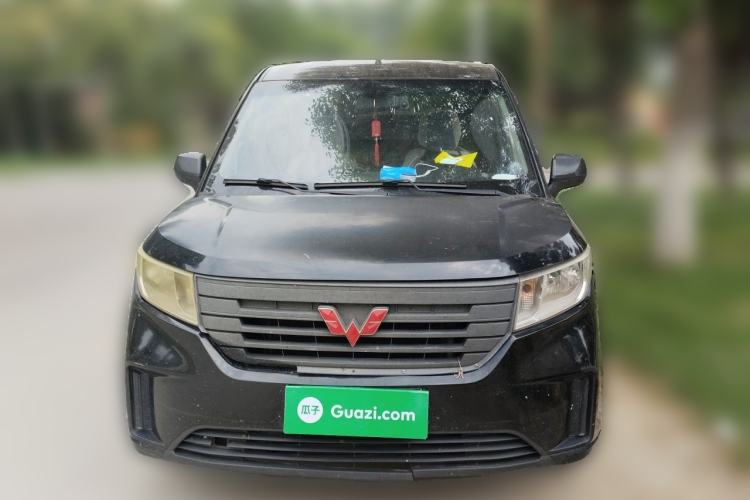 Used Wuling Hongguang PLUS 2019 1.5T Manual Standard Edition 5 Seats Front