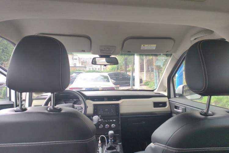 Used Wuling Hongguang PLUS 2019 1.5T Manual Luxury 7-Seater Headliner