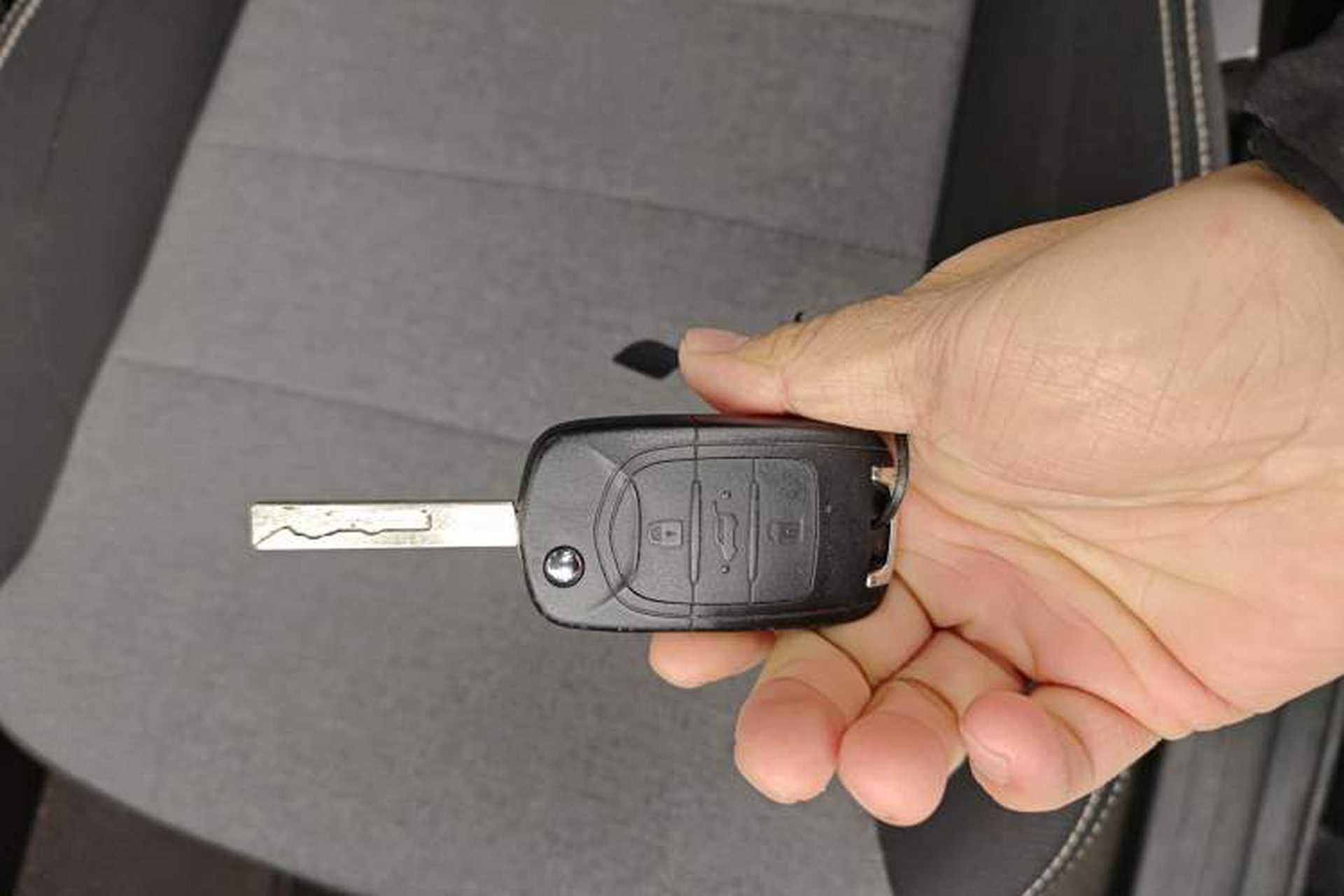 Used Wuling Hongguang PLUS 2019 1.5T Manual Standard Edition 5 Seats Interior 1
